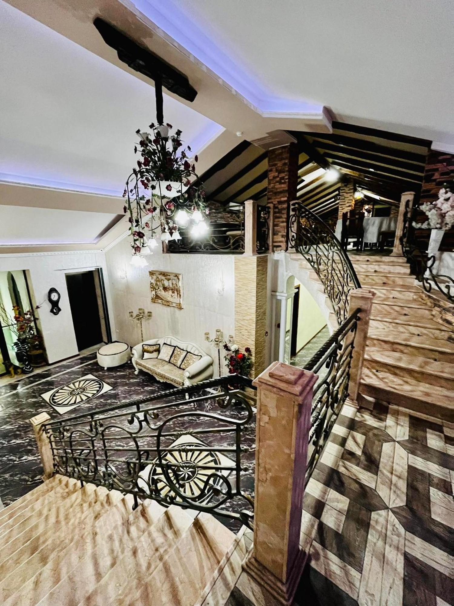 Lux Palace Hotel Kutaisi Luaran gambar