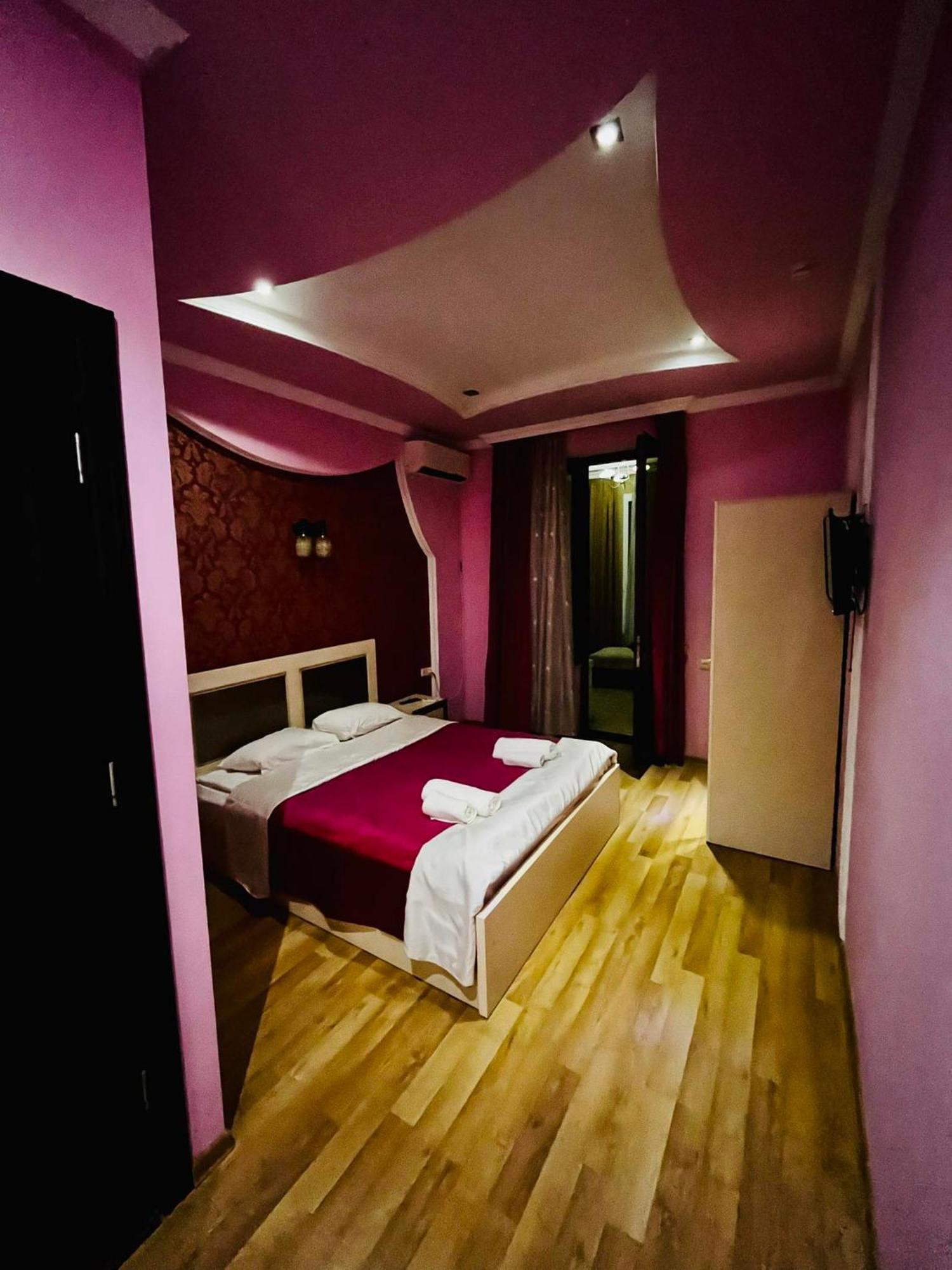 Lux Palace Hotel Kutaisi Luaran gambar