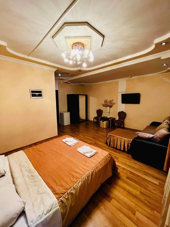 Lux Palace Hotel Kutaisi Luaran gambar