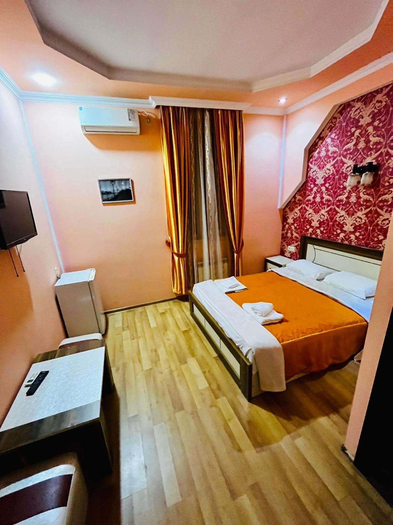 Lux Palace Hotel Kutaisi Luaran gambar