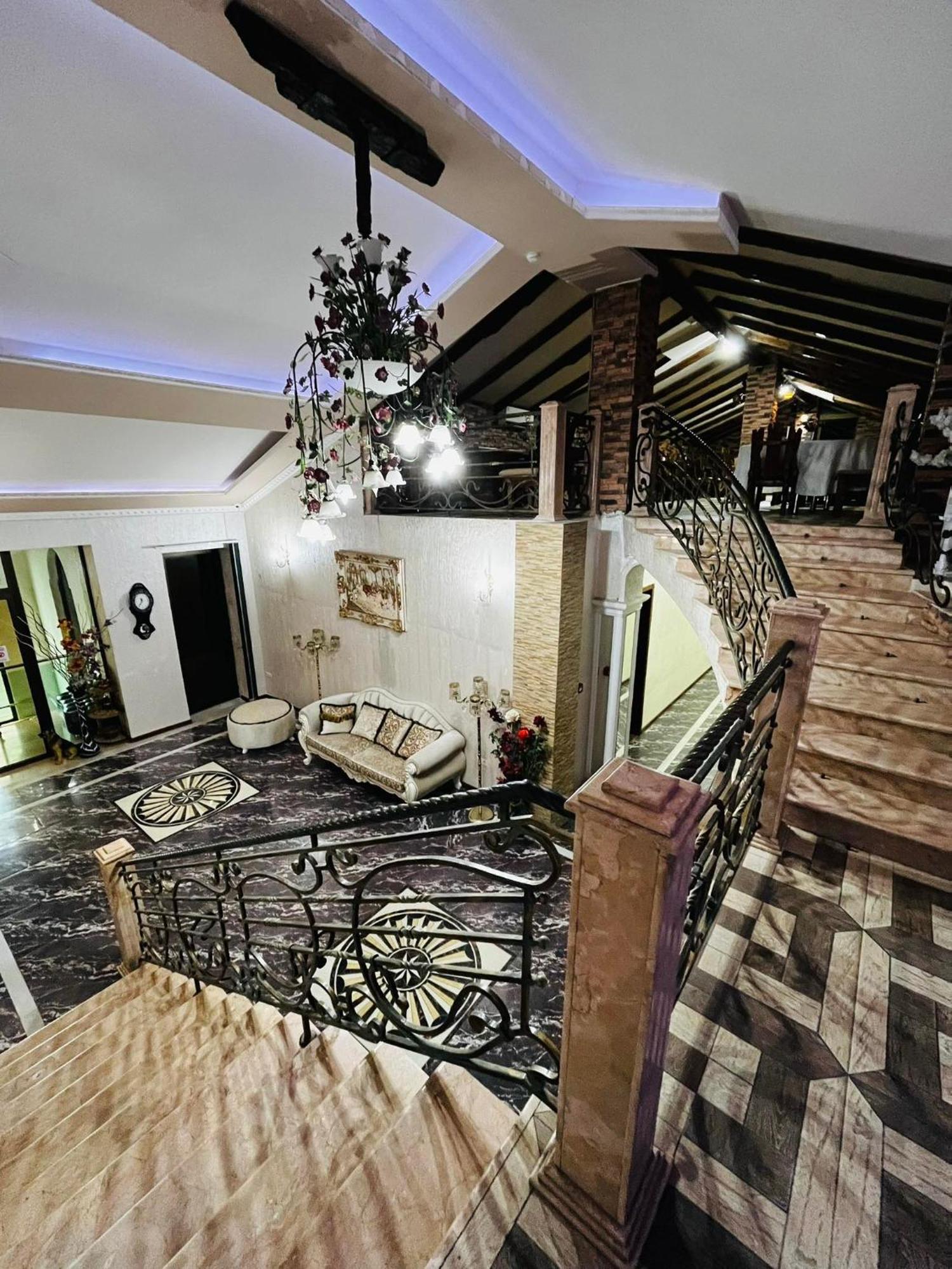 Lux Palace Hotel Kutaisi Luaran gambar