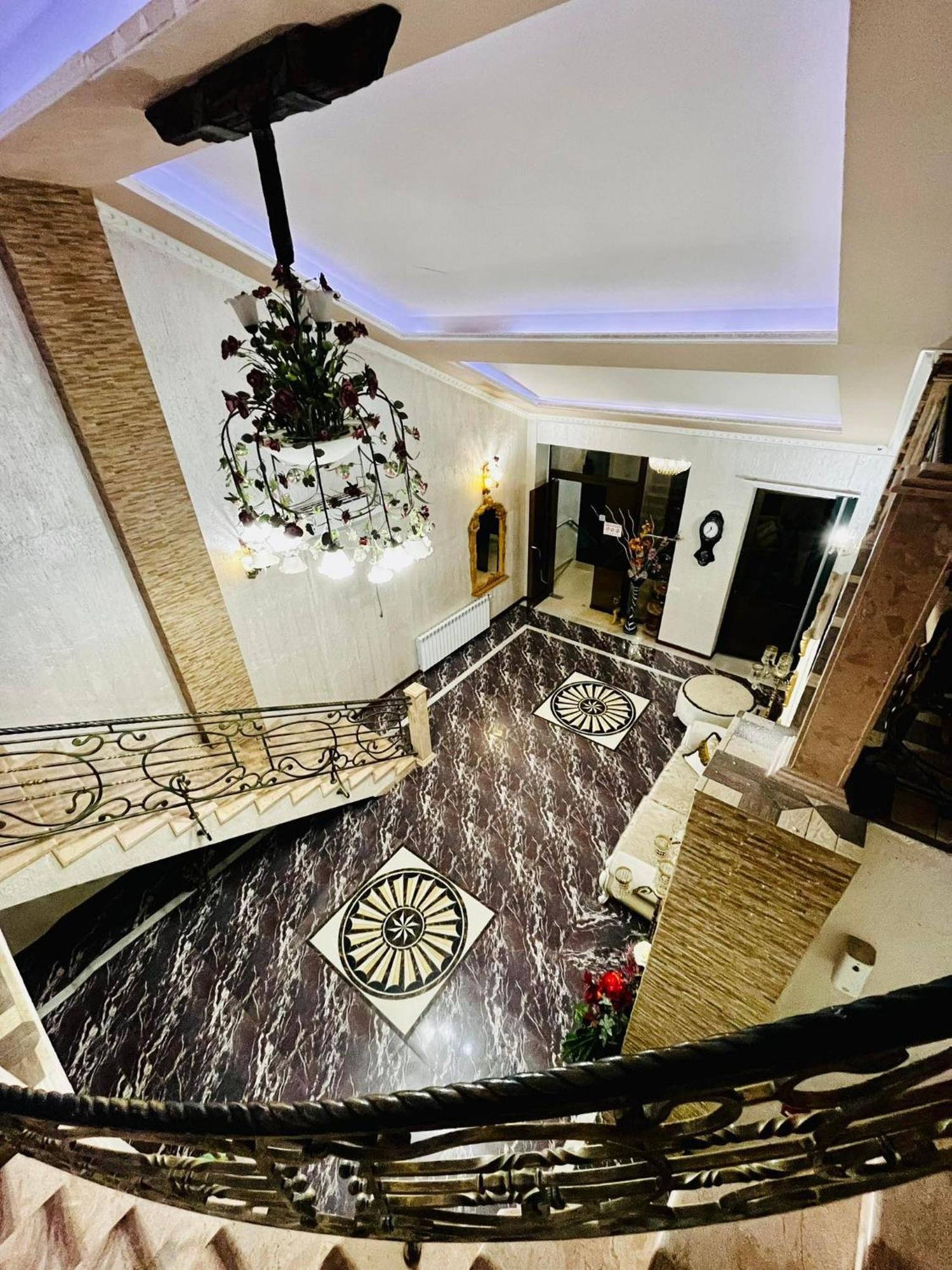 Lux Palace Hotel Kutaisi Luaran gambar