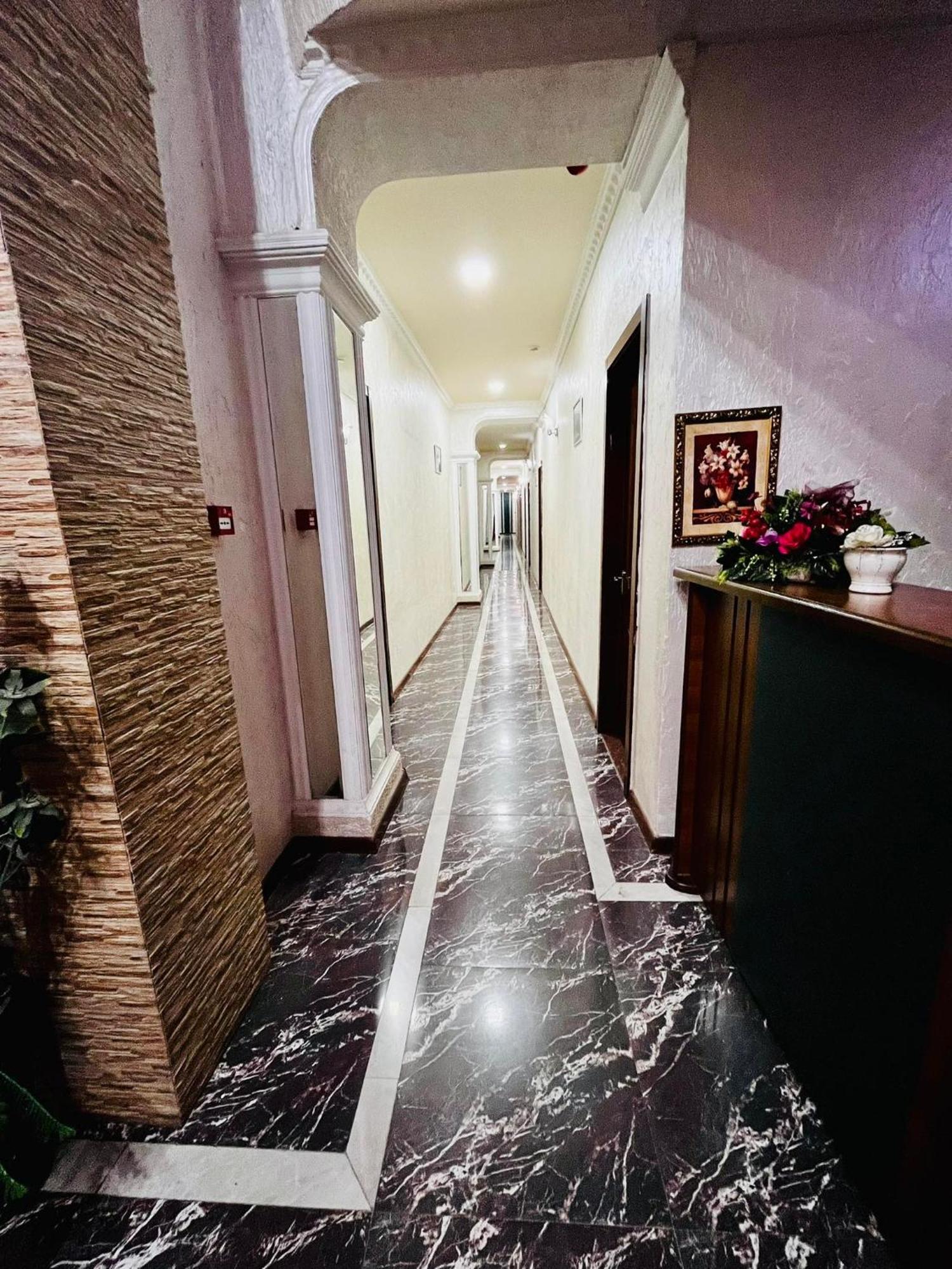 Lux Palace Hotel Kutaisi Luaran gambar