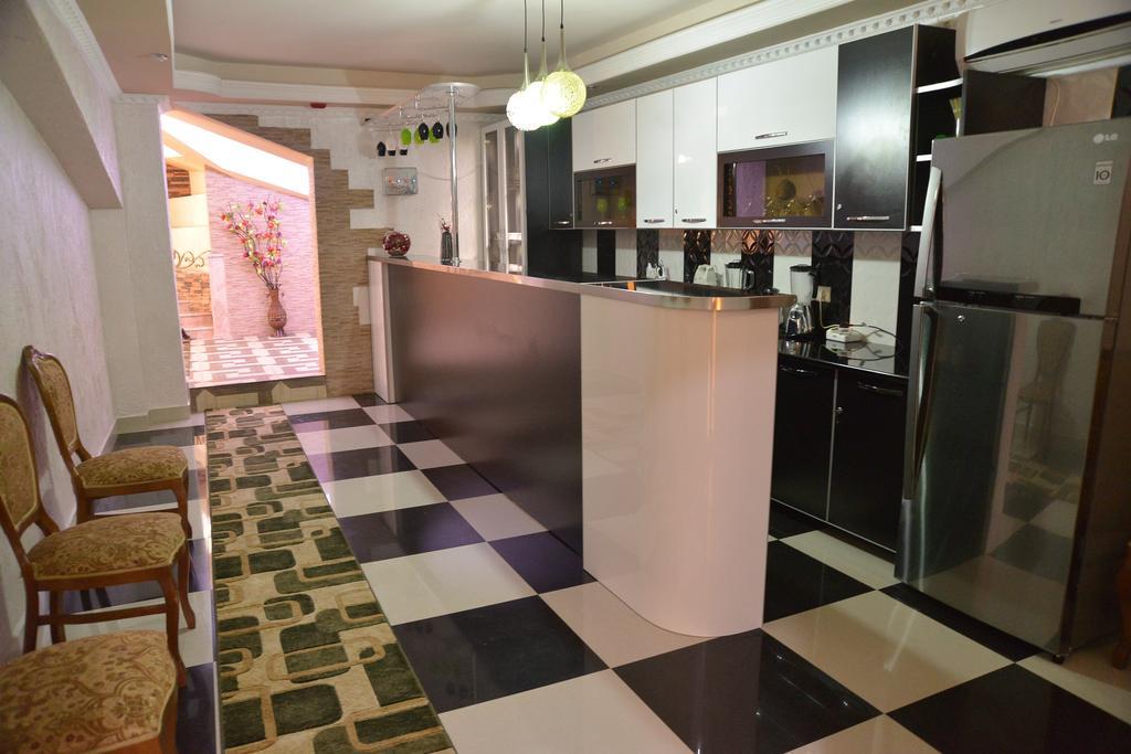 Lux Palace Hotel Kutaisi Luaran gambar