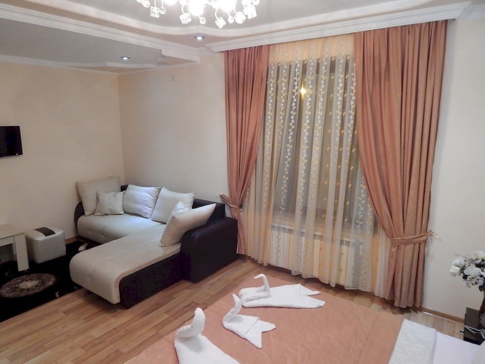 Lux Palace Hotel Kutaisi Luaran gambar