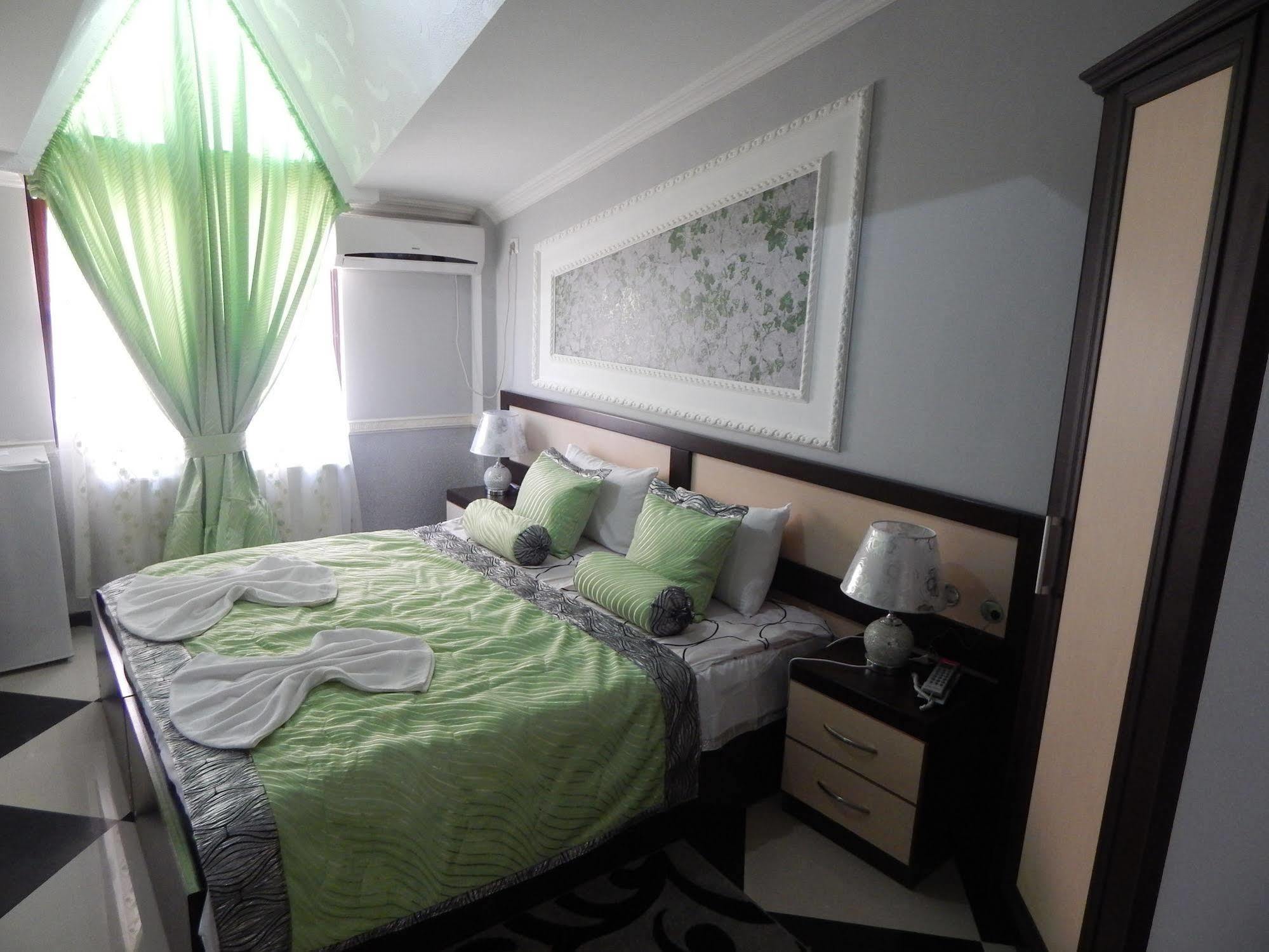 Lux Palace Hotel Kutaisi Luaran gambar